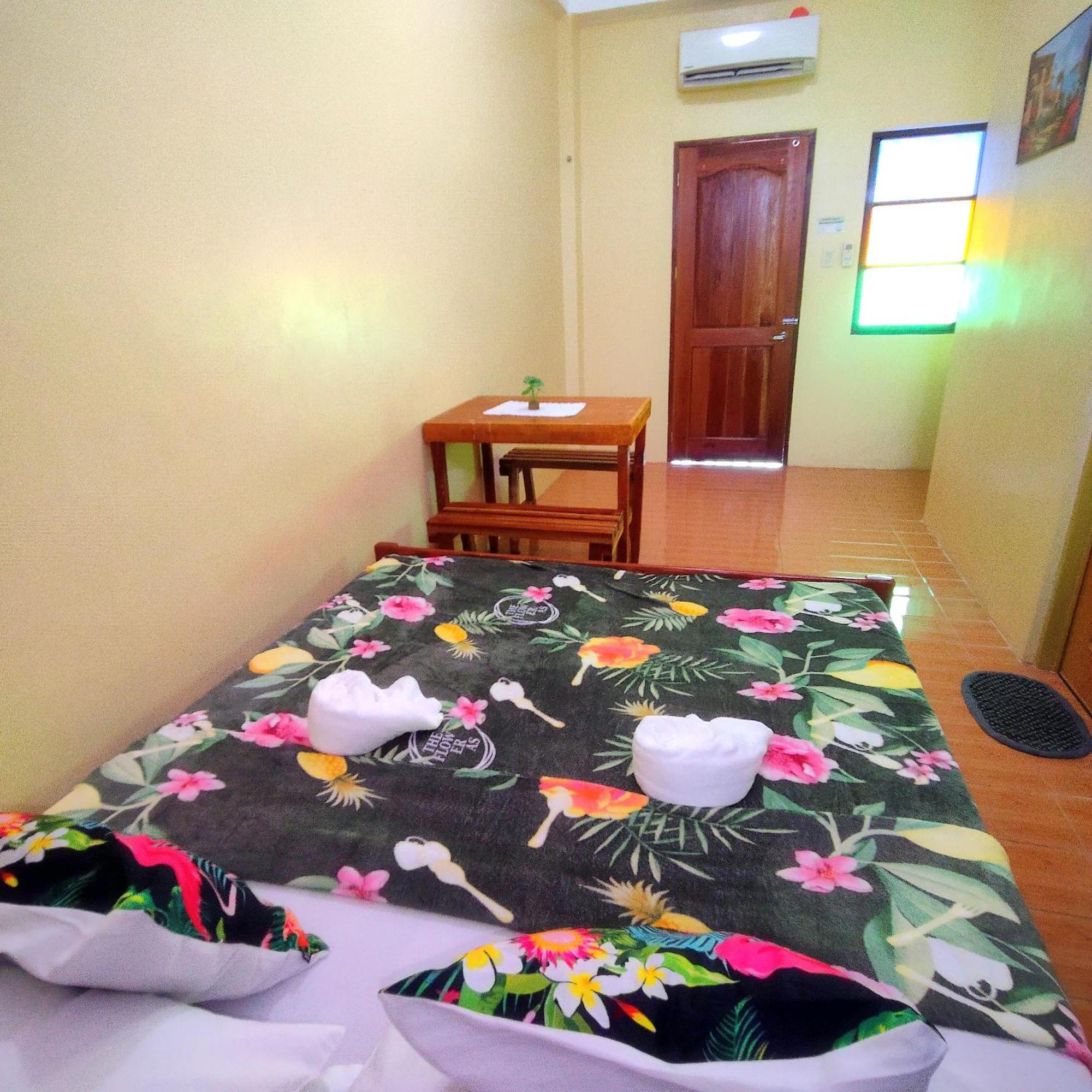 Pamujo Hostel Baclayon Pokoj fotografie
